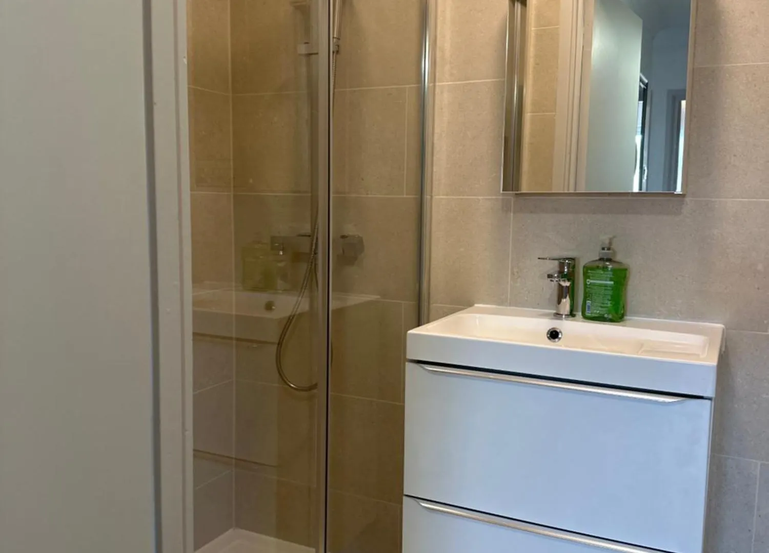 Hlm Property Single Room Only London