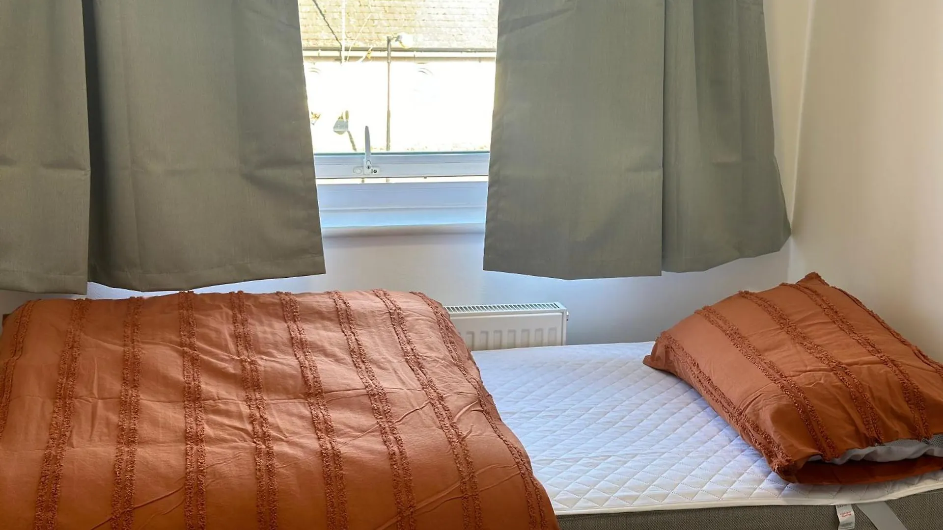 Apartment Hlm Property Single Room Only London