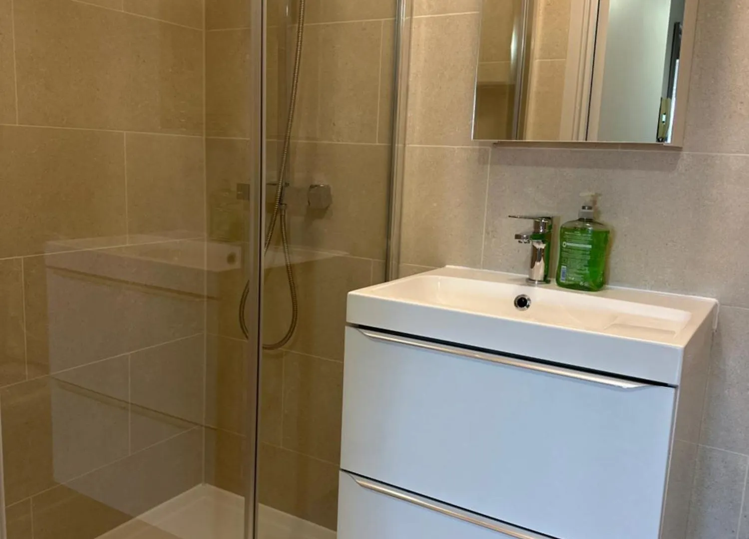 Hlm Property Single Room Only London Apartment
